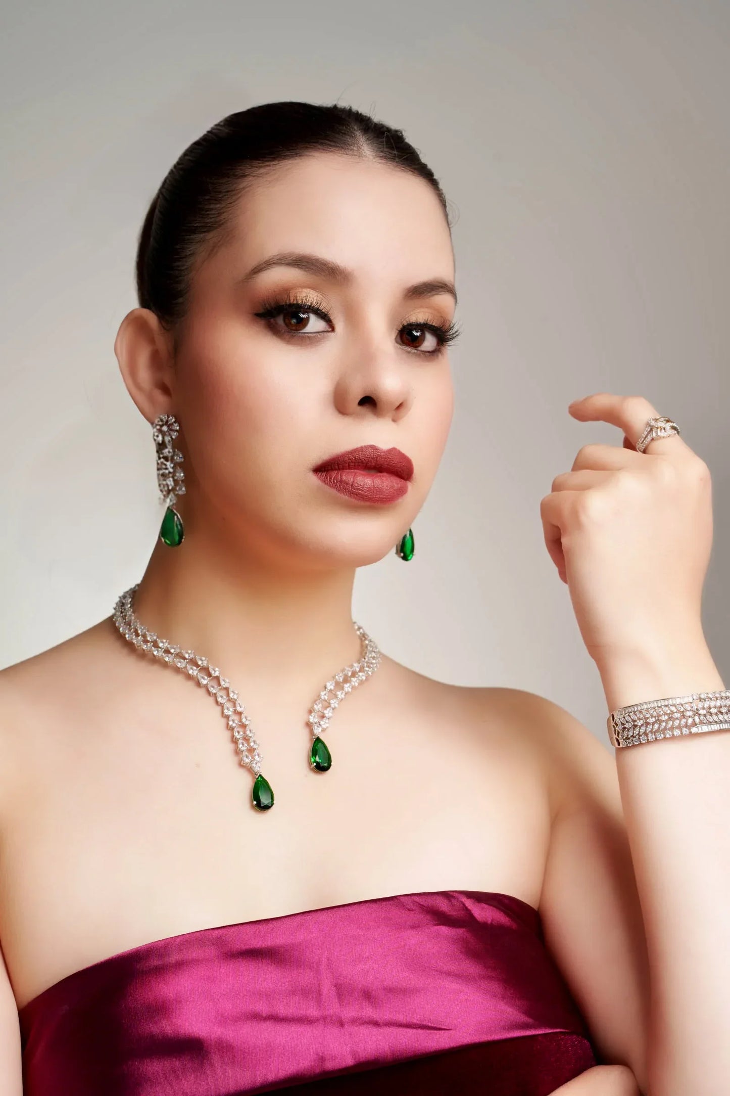 Emerald & Diamond Jewelry Set – Holiday Glamour Gift 2025 - BeautySutra by Shikha
