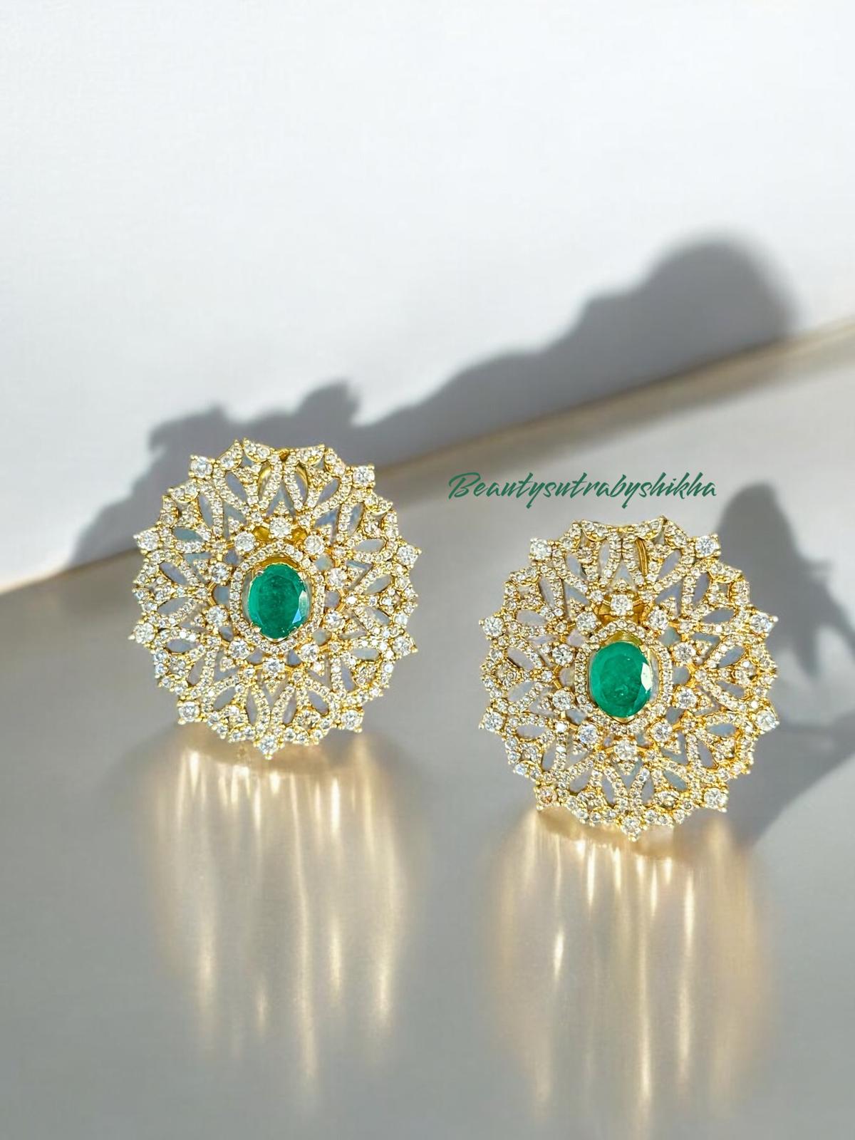 Gold filigree stud earrings with emerald center and diamond snowflake pattern - Valentine's Day Luxury Gift