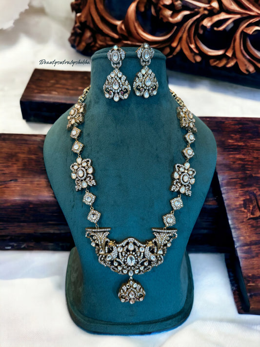 Victorian necklace set - Beauty Sutra by Shikha