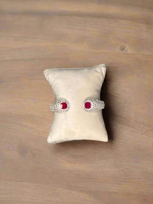 silver color bracelet
